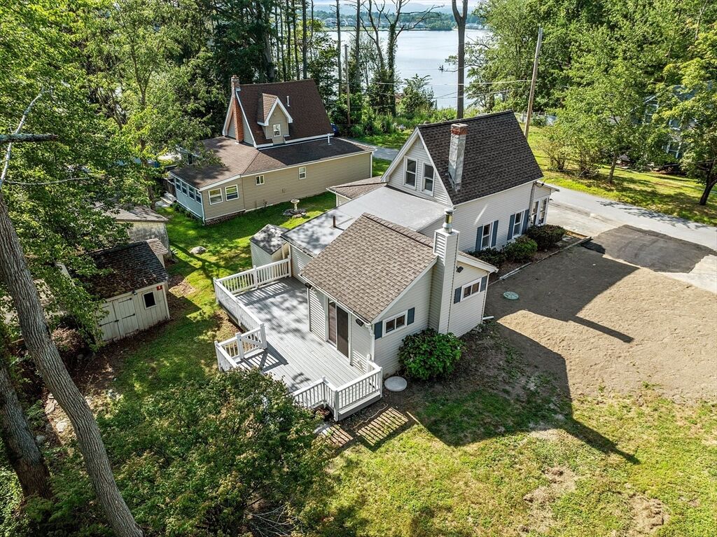 Property Photo:  29 Lakeview Ave  MA 01462 