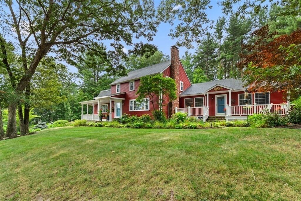 Property Photo:  2 Willis Ln  MA 01940 