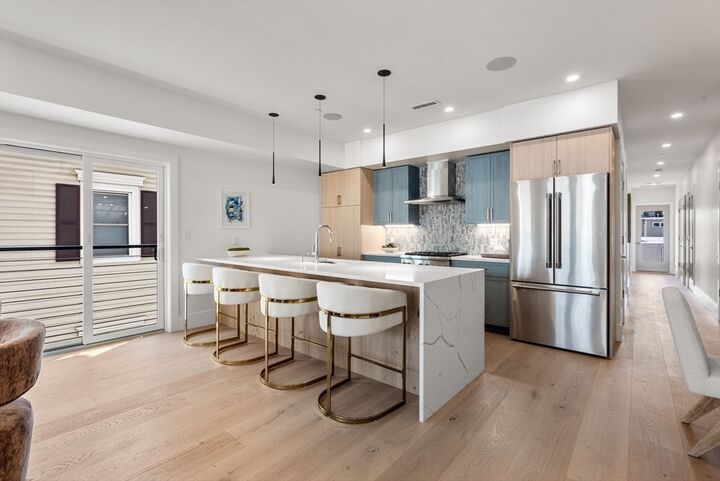 Property Photo:  527 East 7th Street 7  MA 02127 