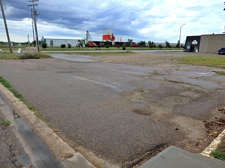 Property Photo: 4402 Railway Avenue AB T9X 1E9