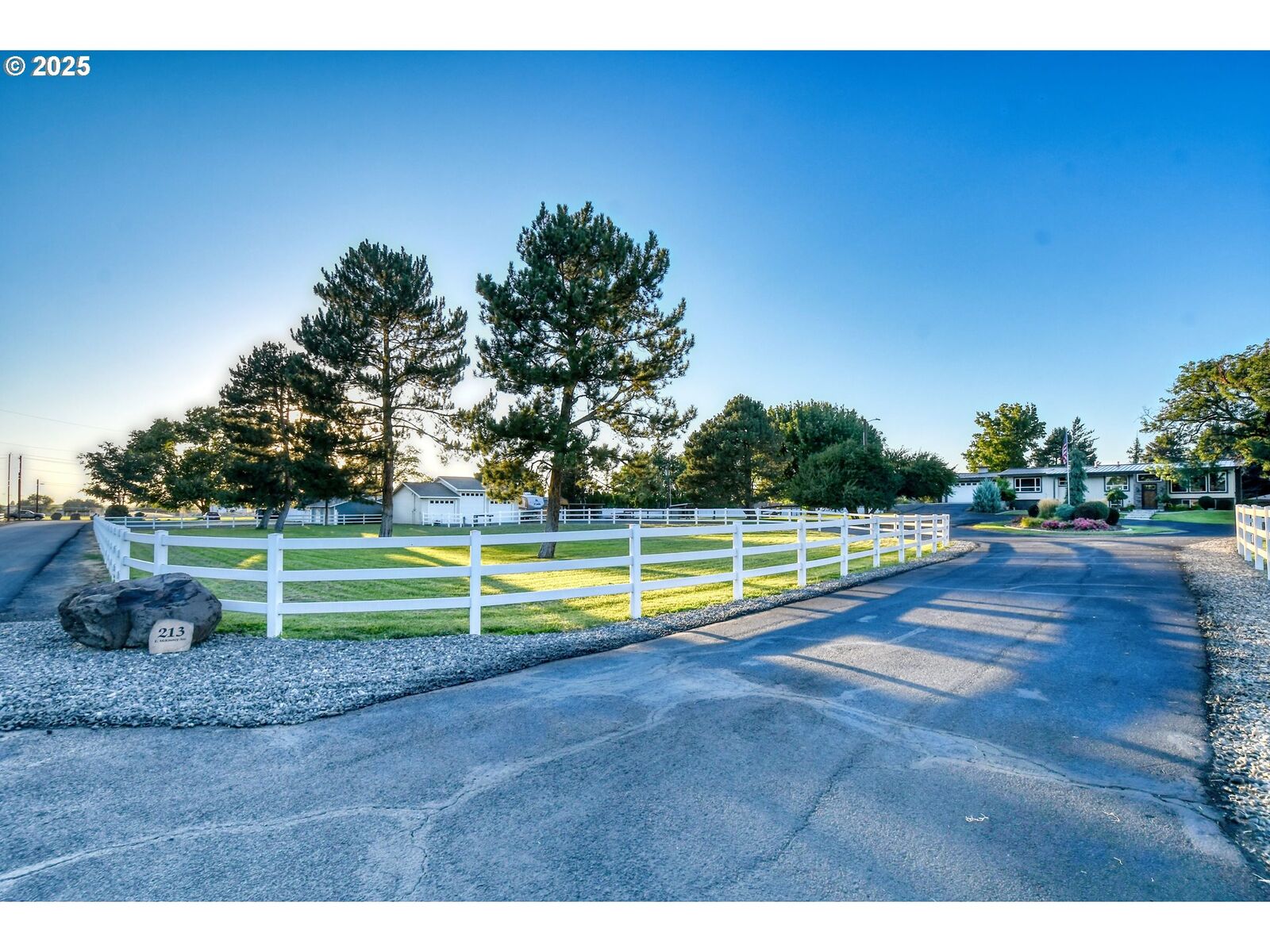 Property Photo:  213 E McKinney Ave  OR 97838 