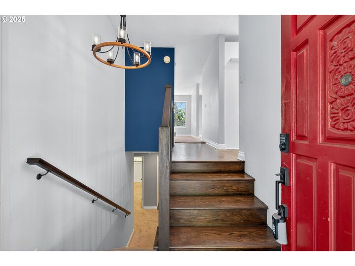 Property Photo:  7450 SW 17th Dr  OR 97219 