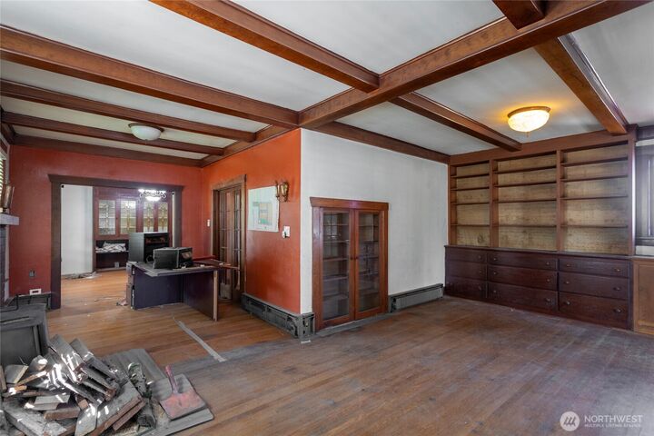 Property Photo:  826  9th Street SW  WA 98371 