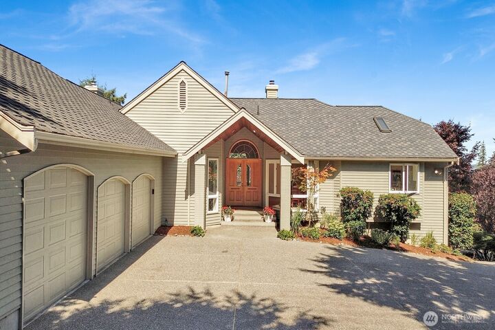 Property Photo: 1720 Edwards Court WA 98229