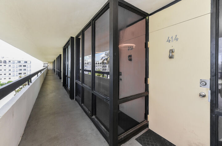 Property Photo: 1401 S Federal Highway 414 FL 33432