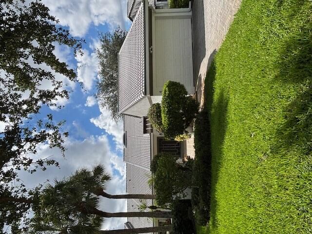 Property Photo:  4 Clubhouse Lane  FL 33436 