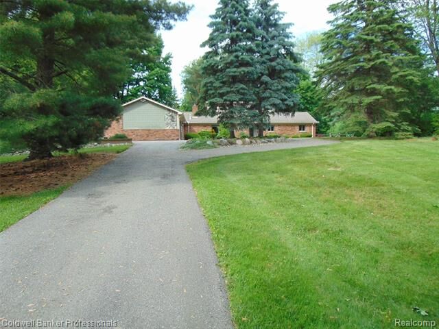Property Photo: 6448 Tutbury MI 48098