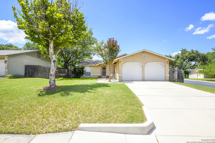 Property Photo: 11403 Jarbo Pass TX 78245
