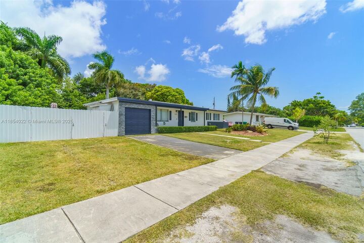 Property Photo: 9435 SW 181st Ter FL 33157