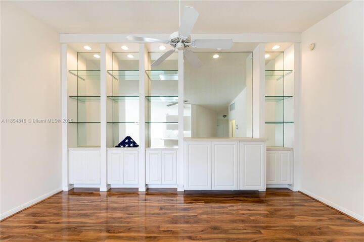 Property Photo: 8528 SE Retreat Dr FL 33455