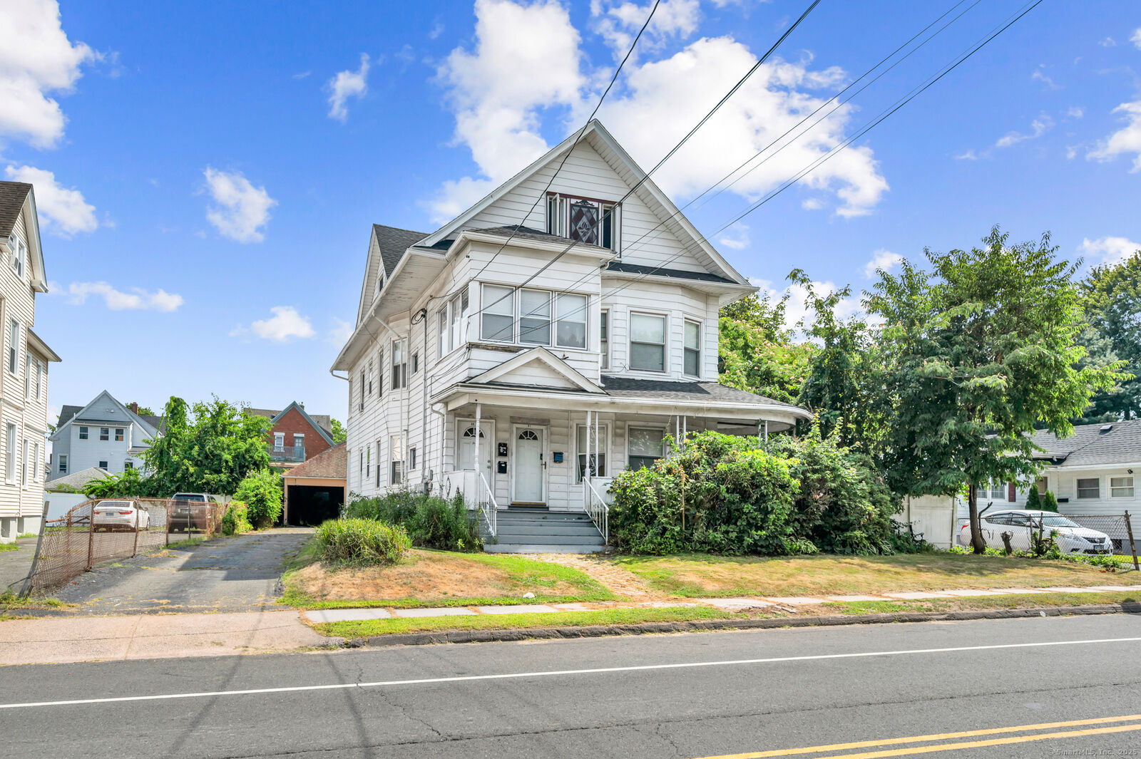 Property Photo:  89 Linnmoore Street  CT 06114 