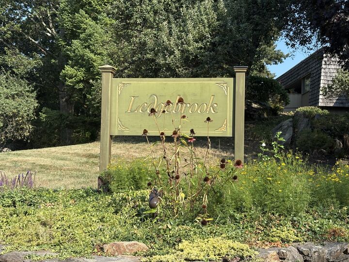 Property Photo:  90 Ledgebrook Drive 90  CT 06854 