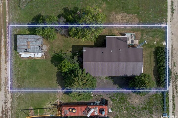 Property Photo: 104 1st Avenue E SK S0K 2K0