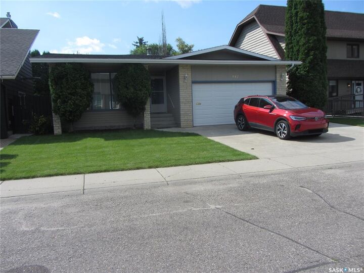 542 Christopher Lane  Saskatoon SK S7J 3S5 photo