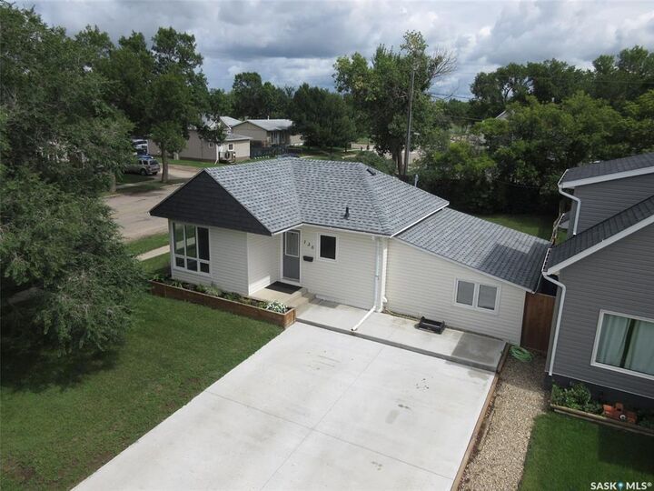 Property Photo:  136 10th Street  SK S4H 1G9 