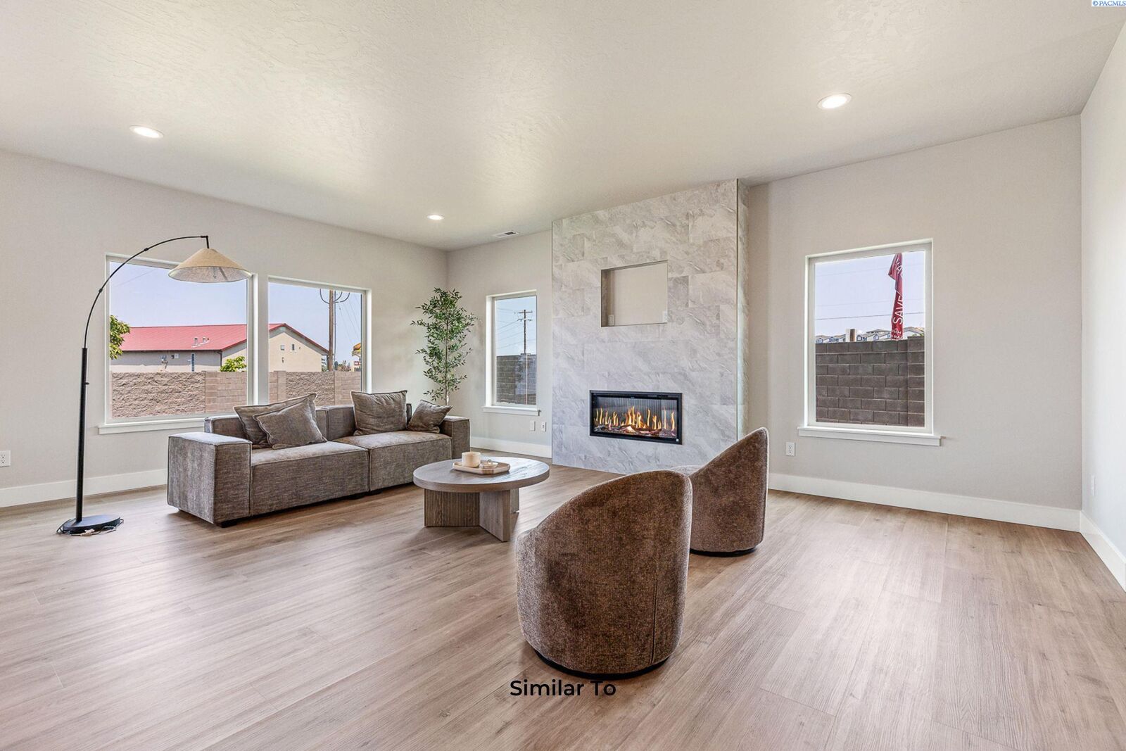 Property Photo: 7563 Grapevine Ct WA 99353