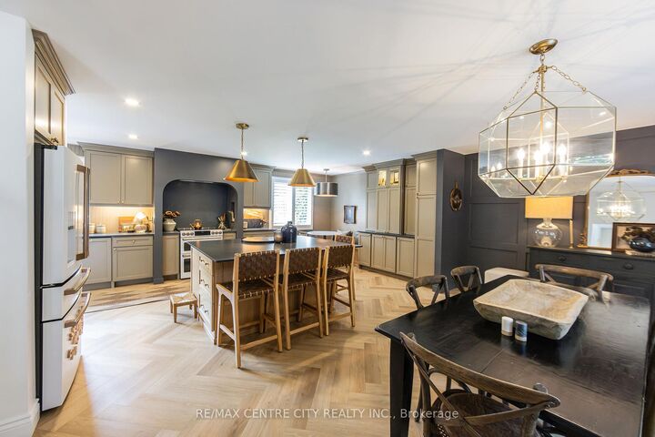 Property Photo: 144 Springfield Crescent ON N6K 2T6