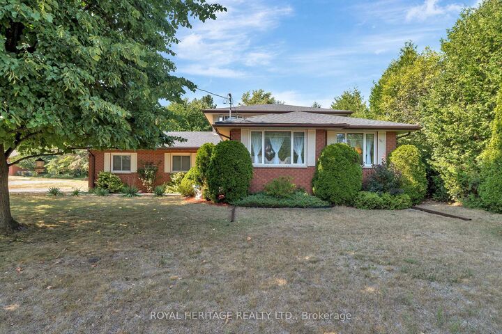 Property Photo:  15 Iroquois Avenue  ON K0K 1H0 