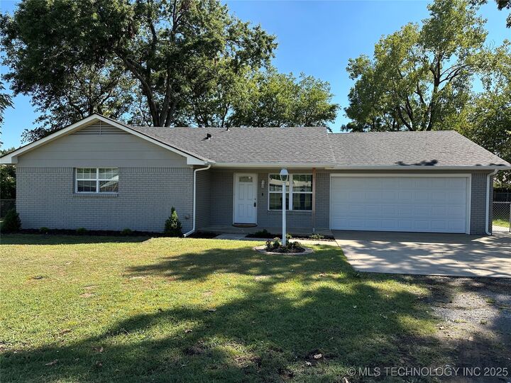 Property Photo: 3549 E Okmulgee Street OK 74403