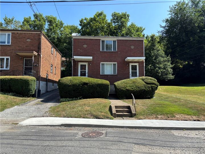 Property Photo:  215 Avenue A  PA 15221 