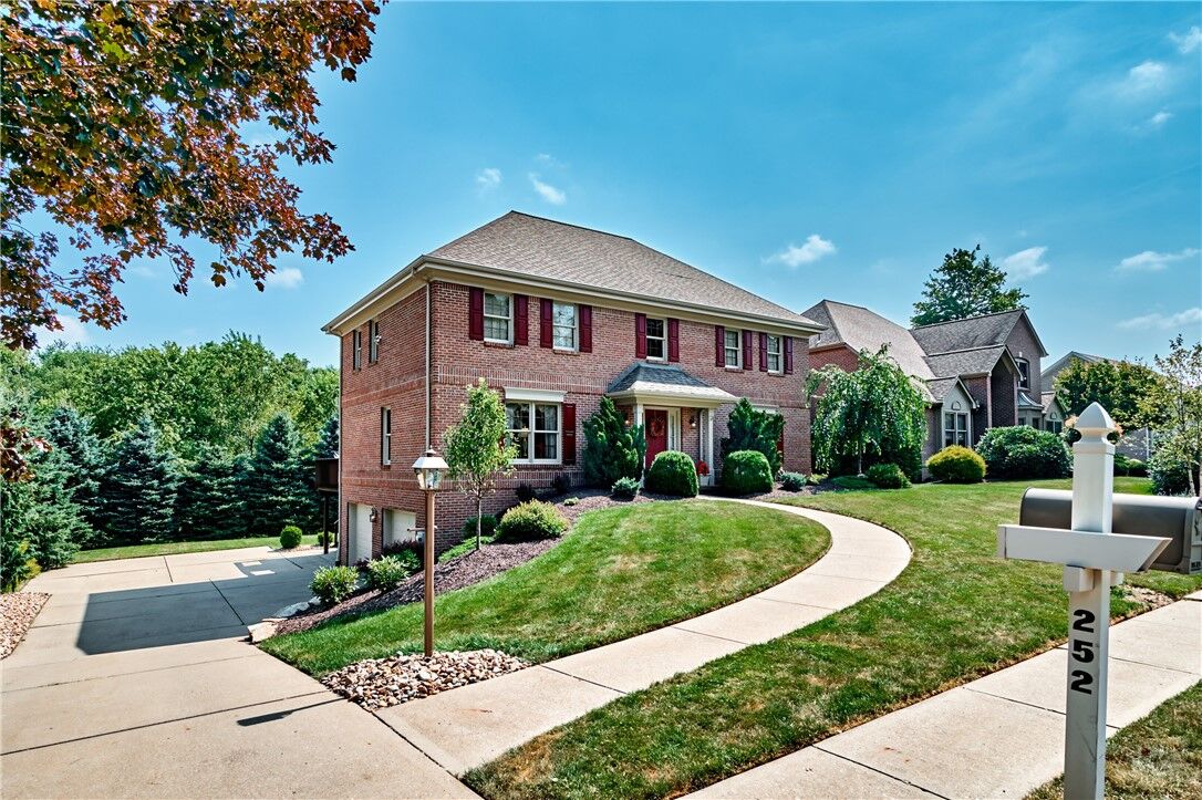 Property Photo: 252 Elmhurst Cir PA 16066