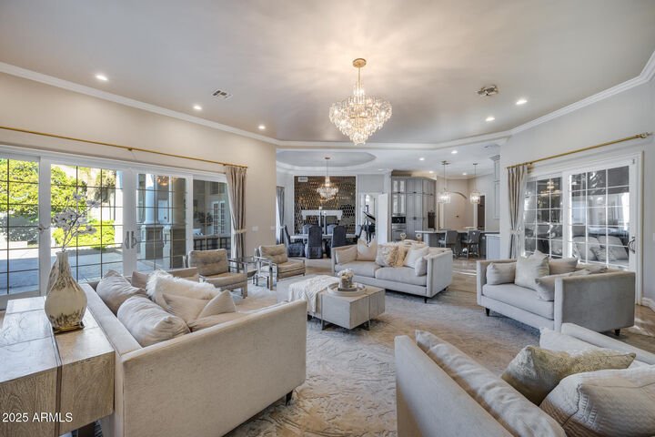Property Photo: 1550 N 40th Street 3 AZ 85205
