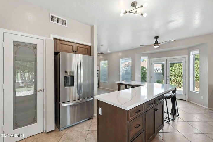 Property Photo: 5019 E La Mirada Way AZ 85044