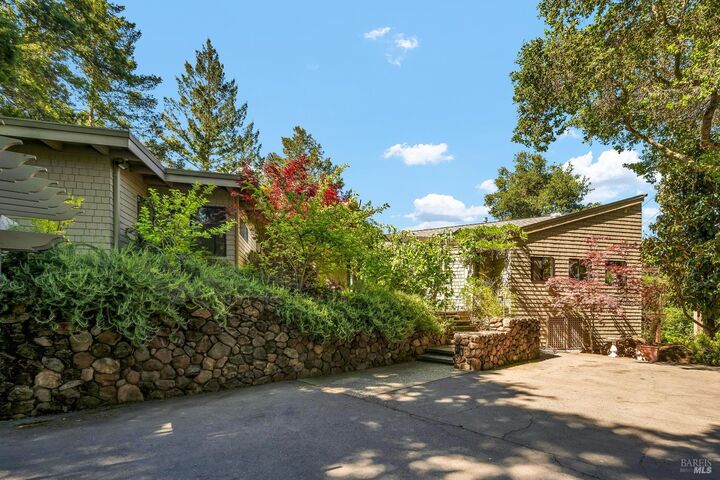Property Photo:  522 Meadowood Lane  CA 94574 