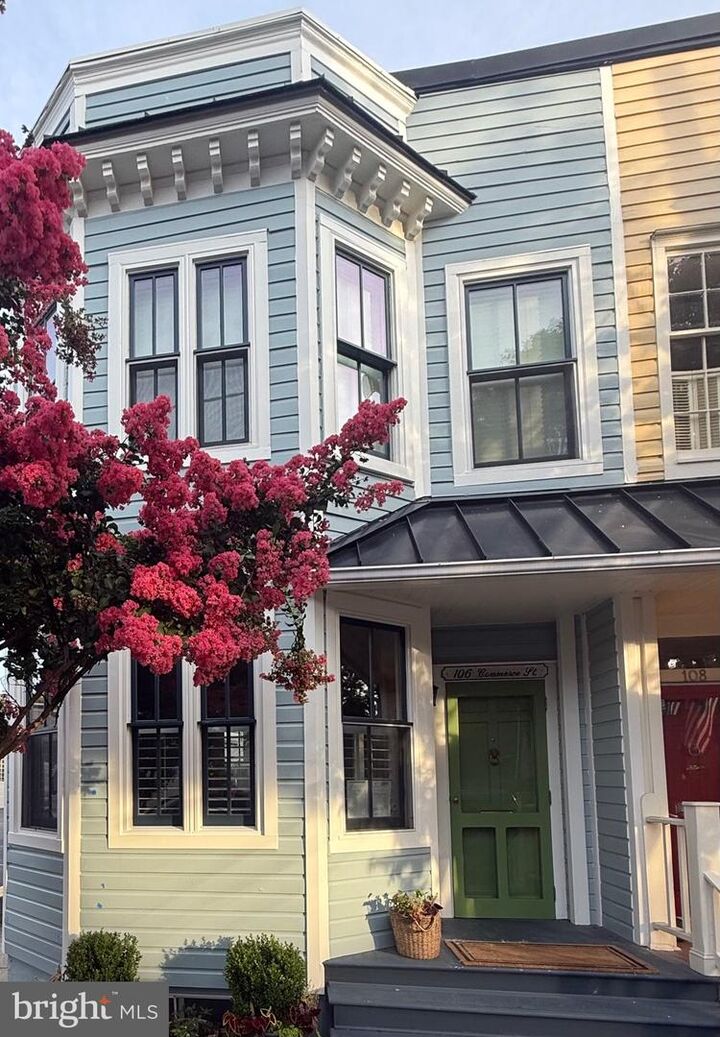 Property Photo:  106 Commerce Street  VA 22314 