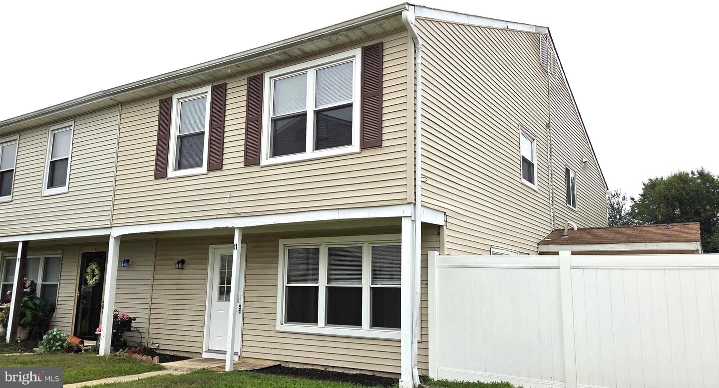 Property Photo:  11 Lamont Court  NJ 08081 