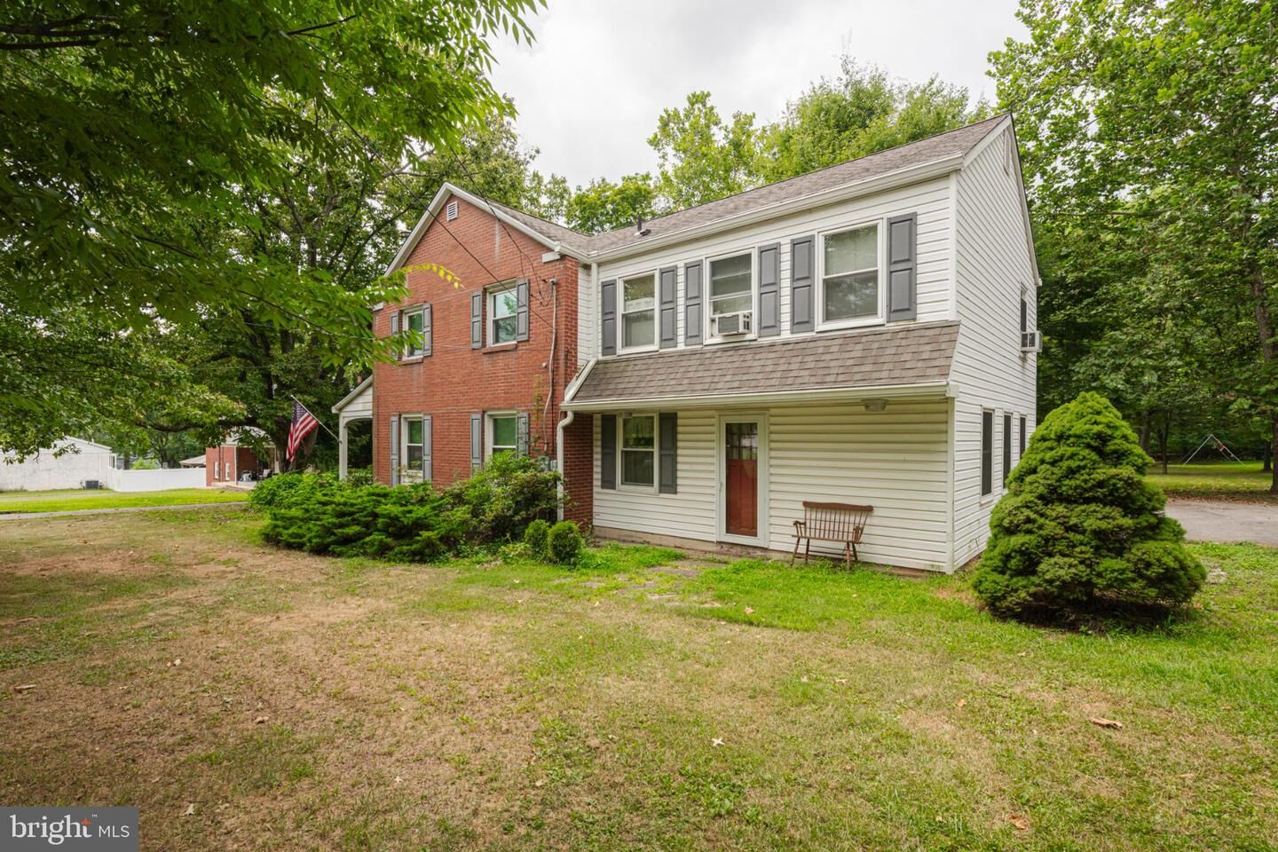Property Photo:  