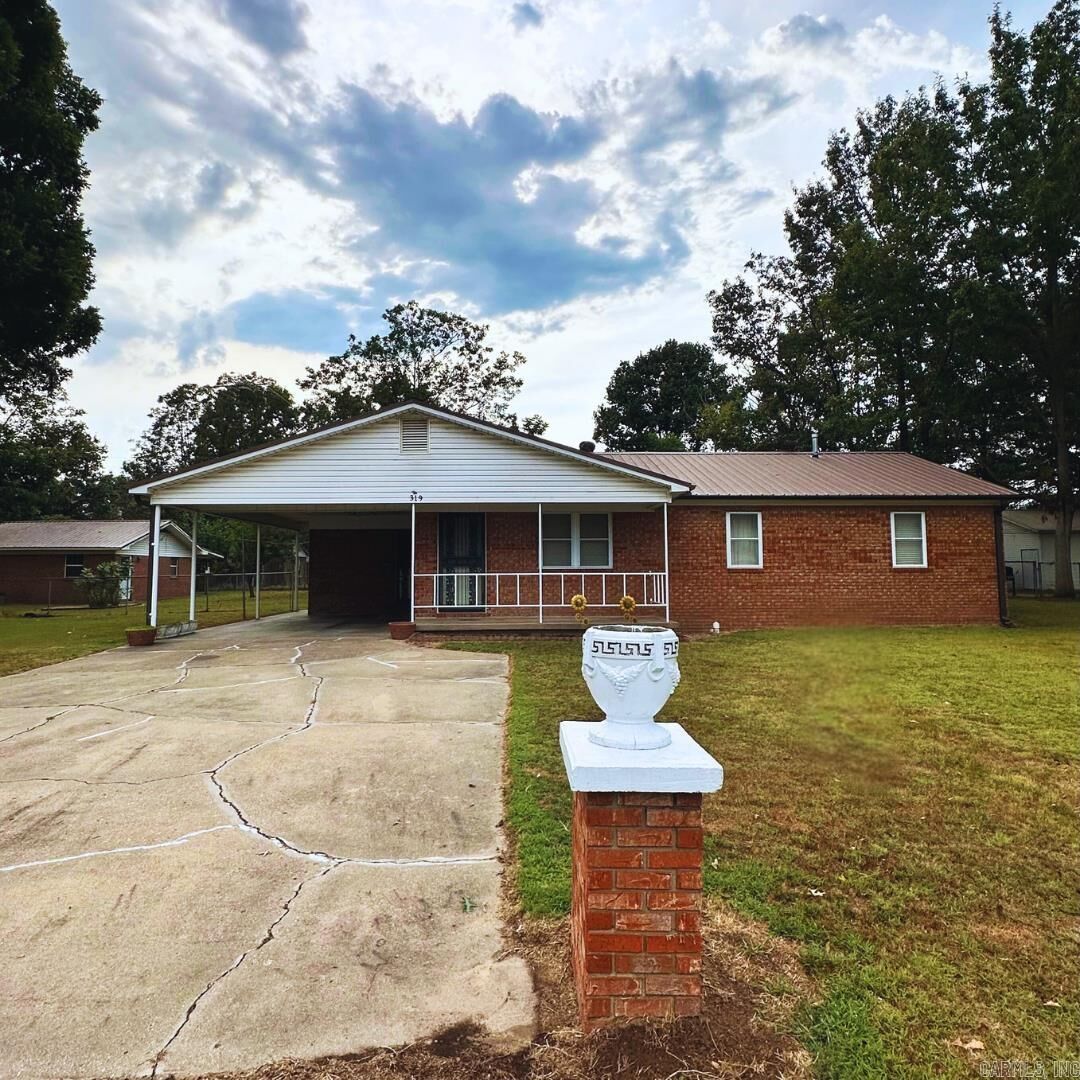 Property Photo:  319 N Stephan Lane  AR 72422-1435 