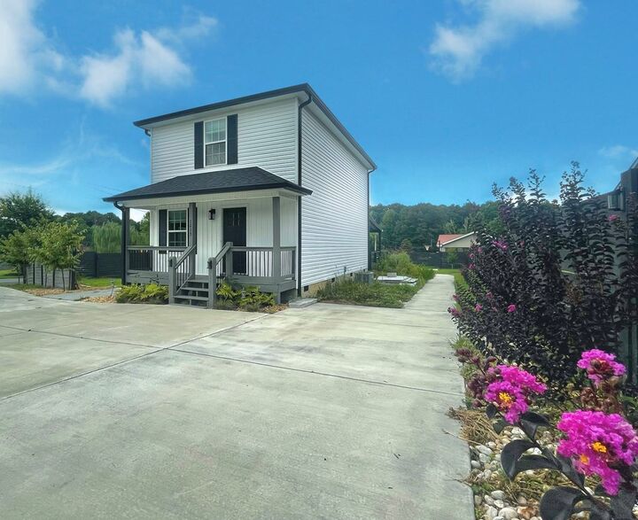Property Photo: 1215 Seminole Drive GA 30720