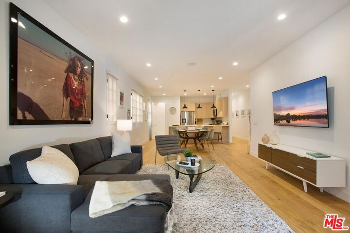 Property Photo:  418 N Stanley Ave  CA 90036 