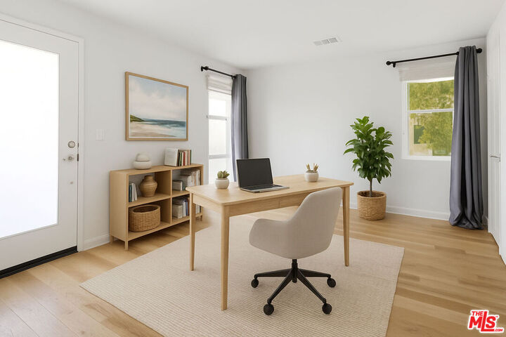 Property Photo:  2700 E Chaucer St  CA 90065 