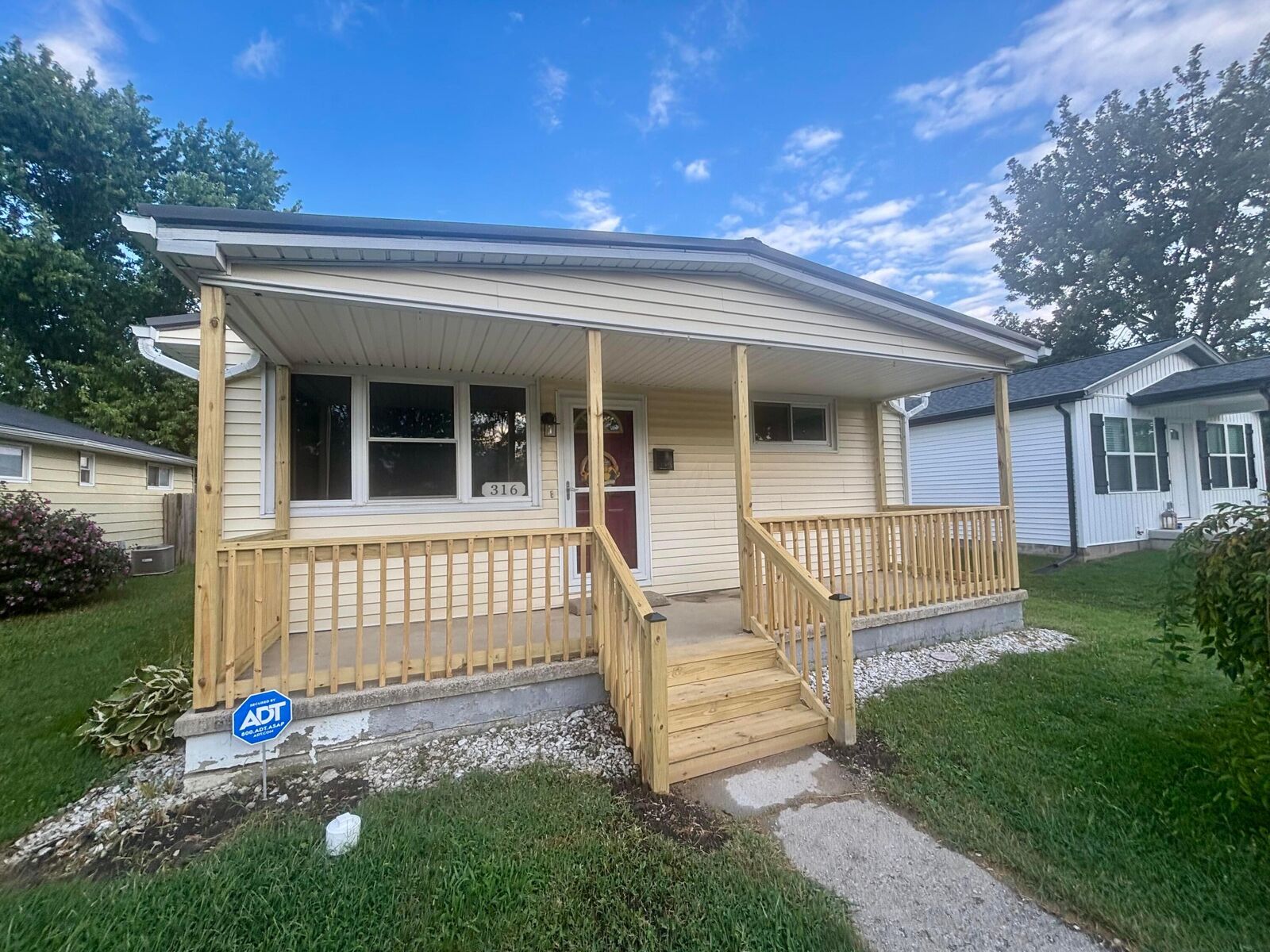 Property Photo:  316 Florence Street  OH 43160 