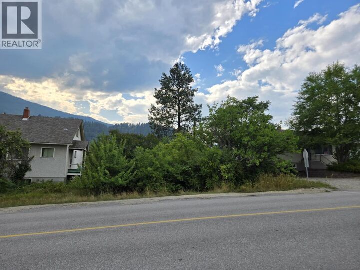 Property Photo:  556 7th Avenue  BC V1N 1R4 