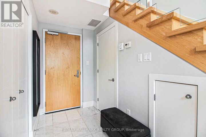 Property Photo: 197 Lisgar Street 213 ON K2P 0C3
