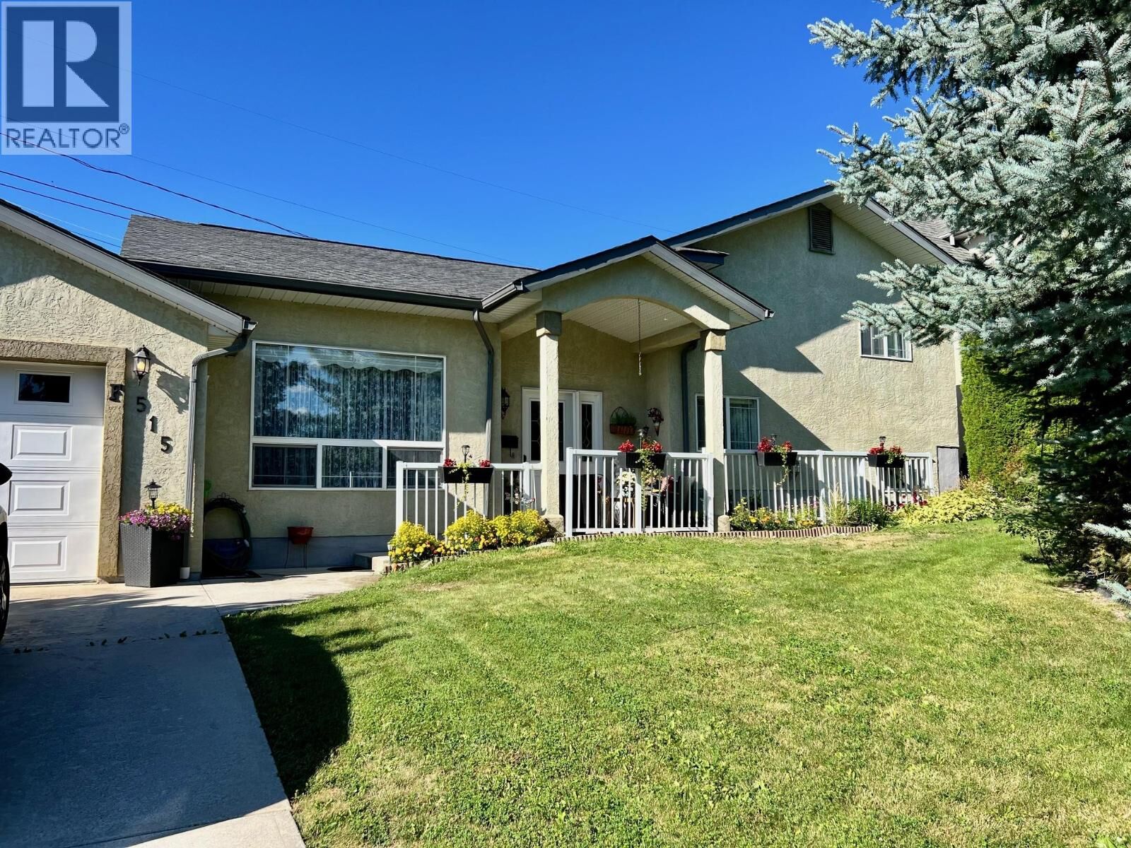 Property Photo:  515F 20th Avenue South  BC V0B 1G1 