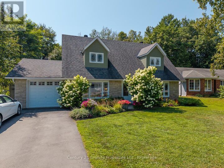 7 Tudhope Street  Parry Sound ON P2A 2H9 photo