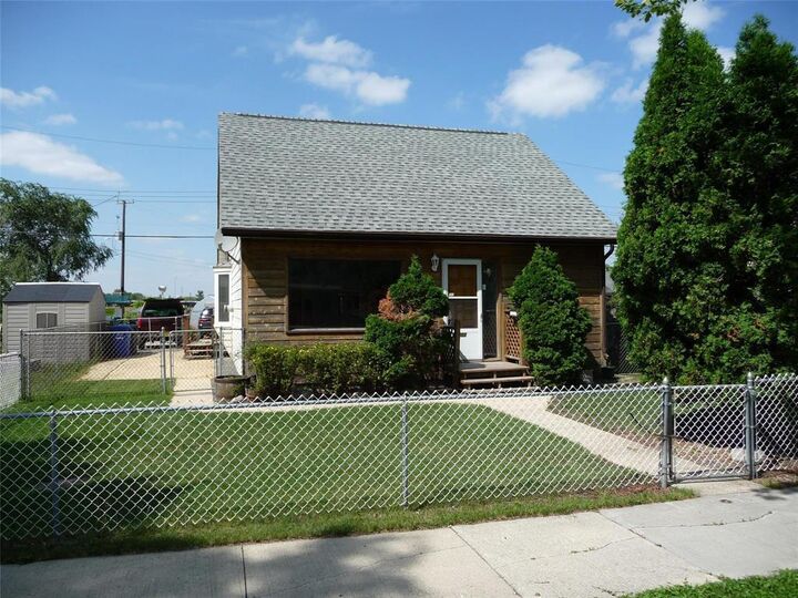753 Walker Avenue  Winnipeg MB R3L 1C7 photo