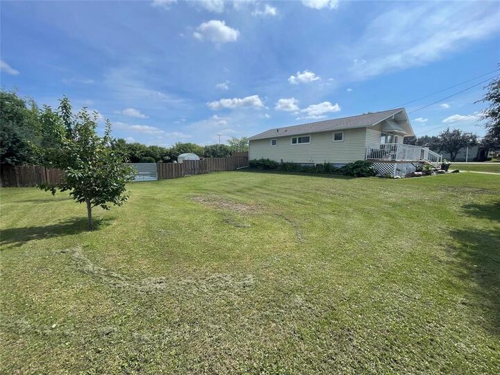 Property Photo:  308 Young Street  MB R0K 0H0 