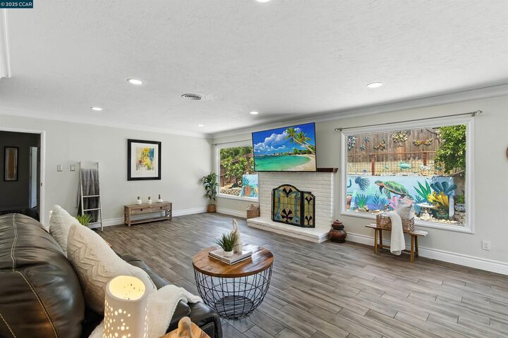 Property Photo:  1201 Valle Vista Ave  CA 94589 
