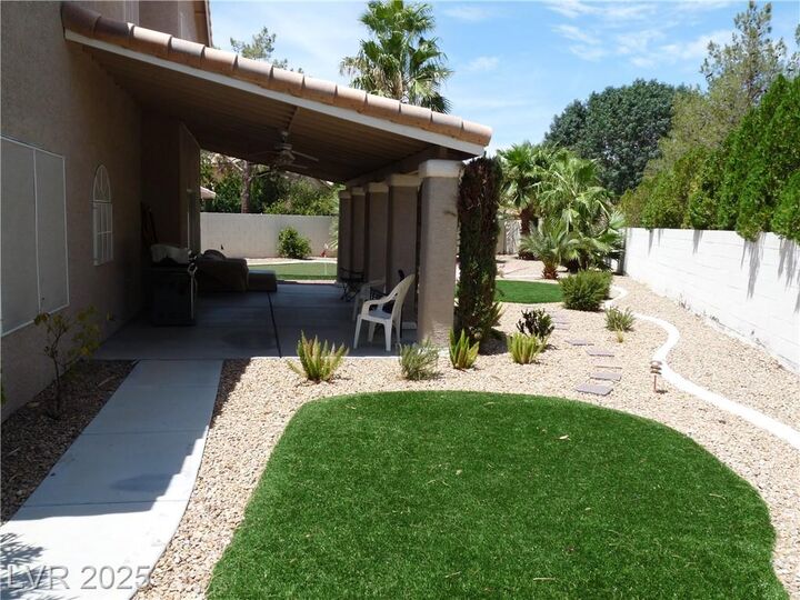 Property Photo: 912 Crowfoot Circle NV 89014