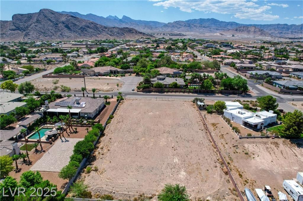 Property Photo: 4670 North Chieftain Street NV 89129