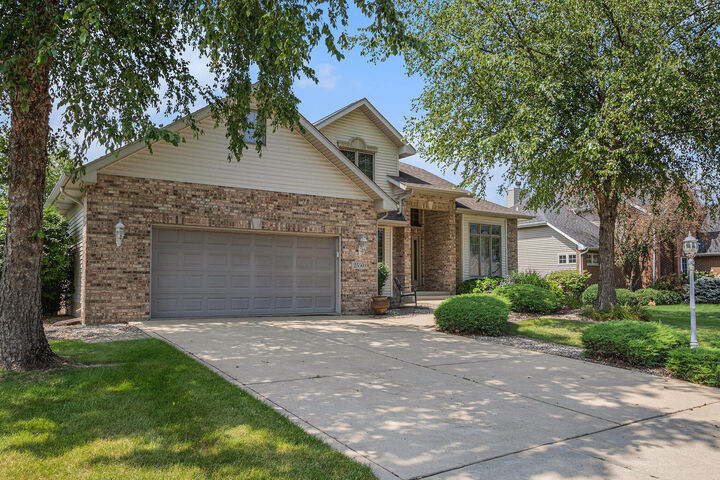 Property Photo:  2550 Howard Castle Drive  IN 46311 