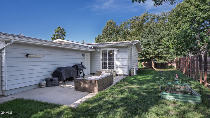 Property Photo:  900 10th Street NE  ND 58523 