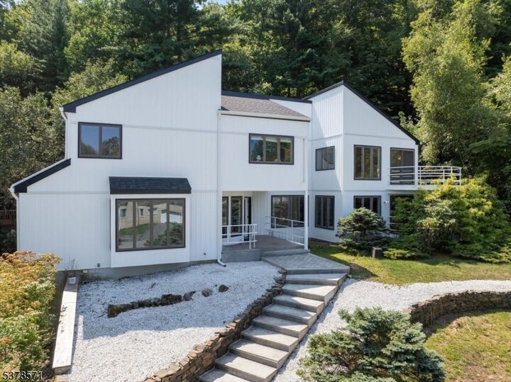 215 Eileen Dr  Cedar Grove Twp. NJ 07009 photo