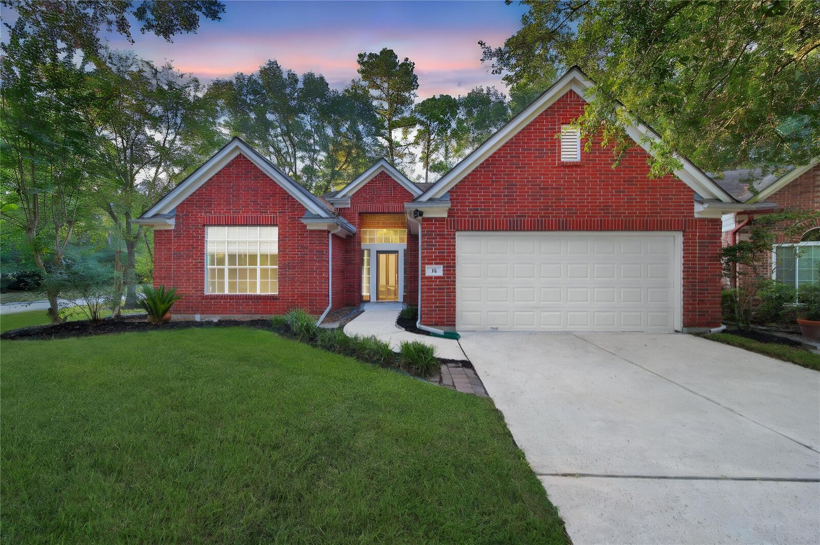 Property Photo:  18 S Willow Point Circle  TX 77382 