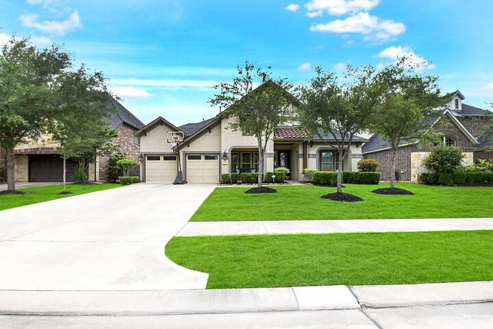 Property Photo:  2502 Crossvine Drive  TX 77494 